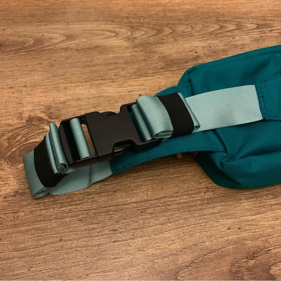 MEC Fanny Pack Hip Bag - Picture 4 of 6